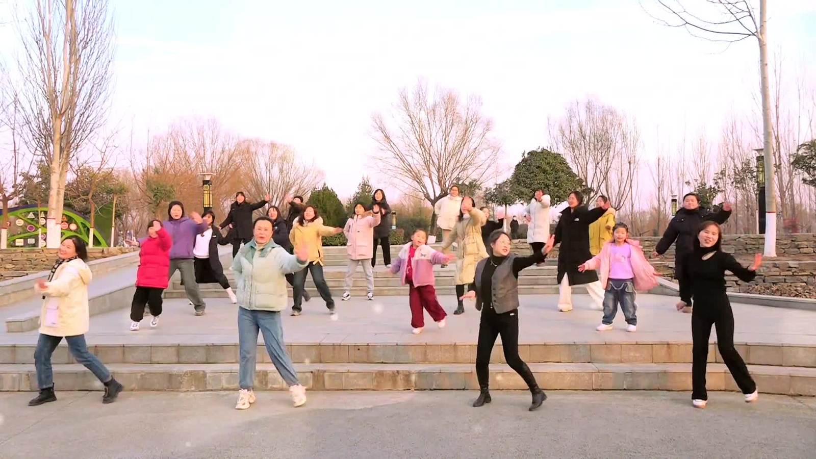 【视频】气氛已经到这了！活力渭城“舞”动新春